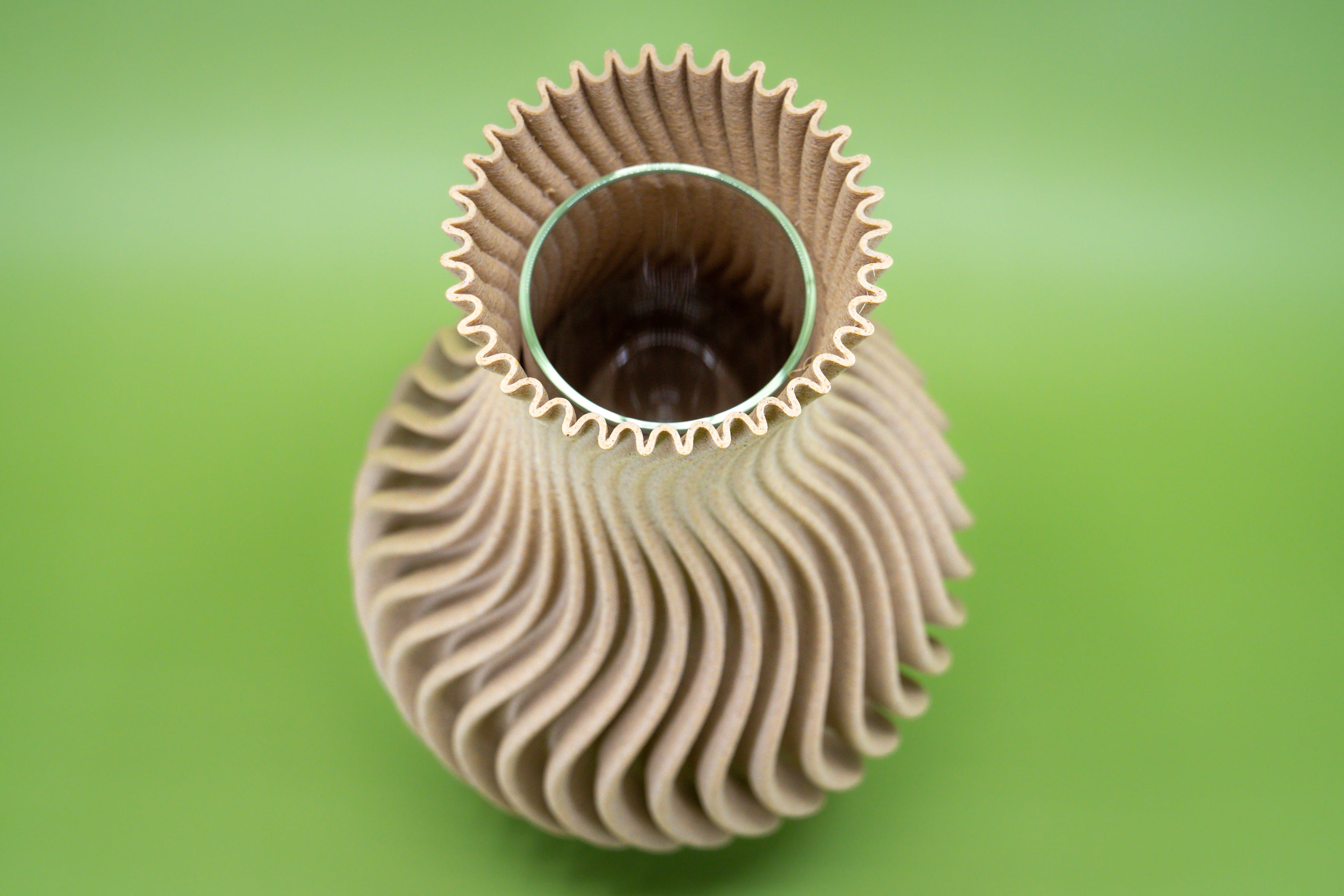 Wooden vase "The Wave" with integrated glass insert for fresh flowers