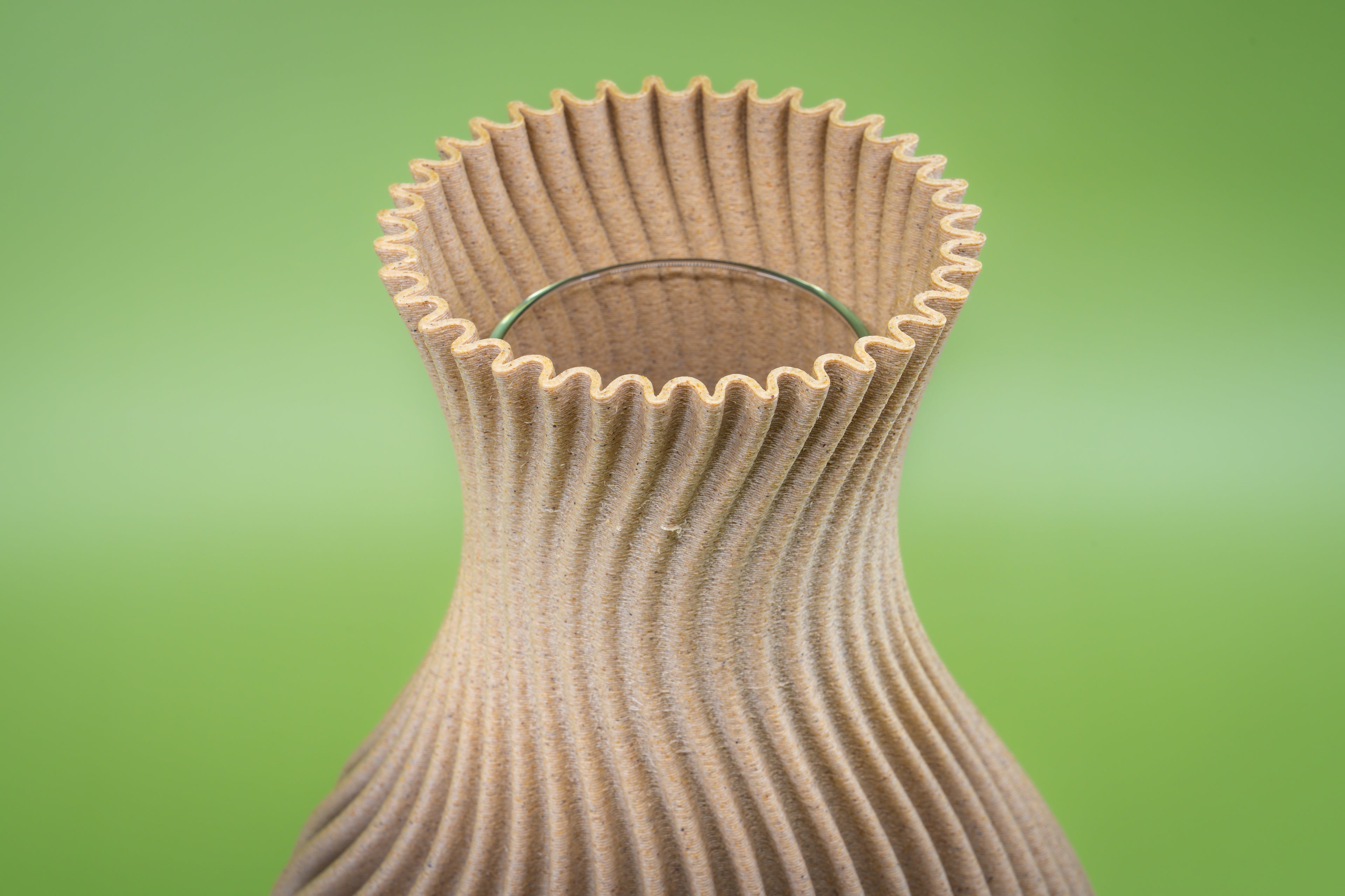 Wooden vase "The Wave" with integrated glass insert for fresh flowers