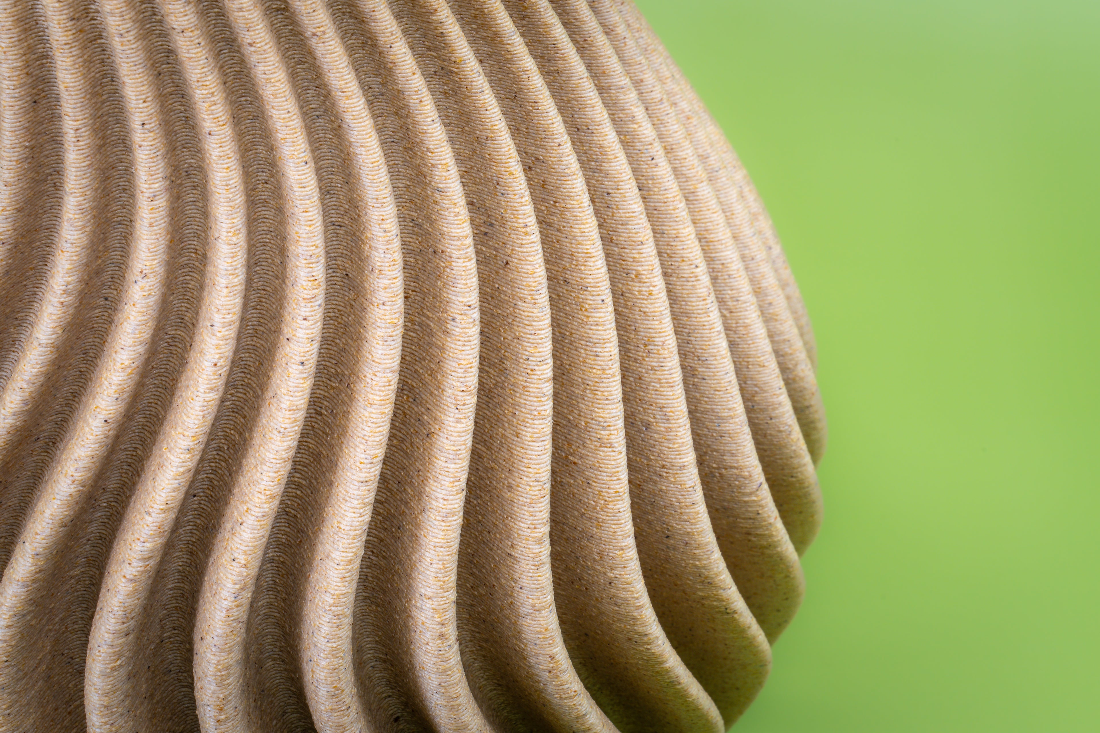 Wooden vase "The Wave" with integrated glass insert for fresh flowers
