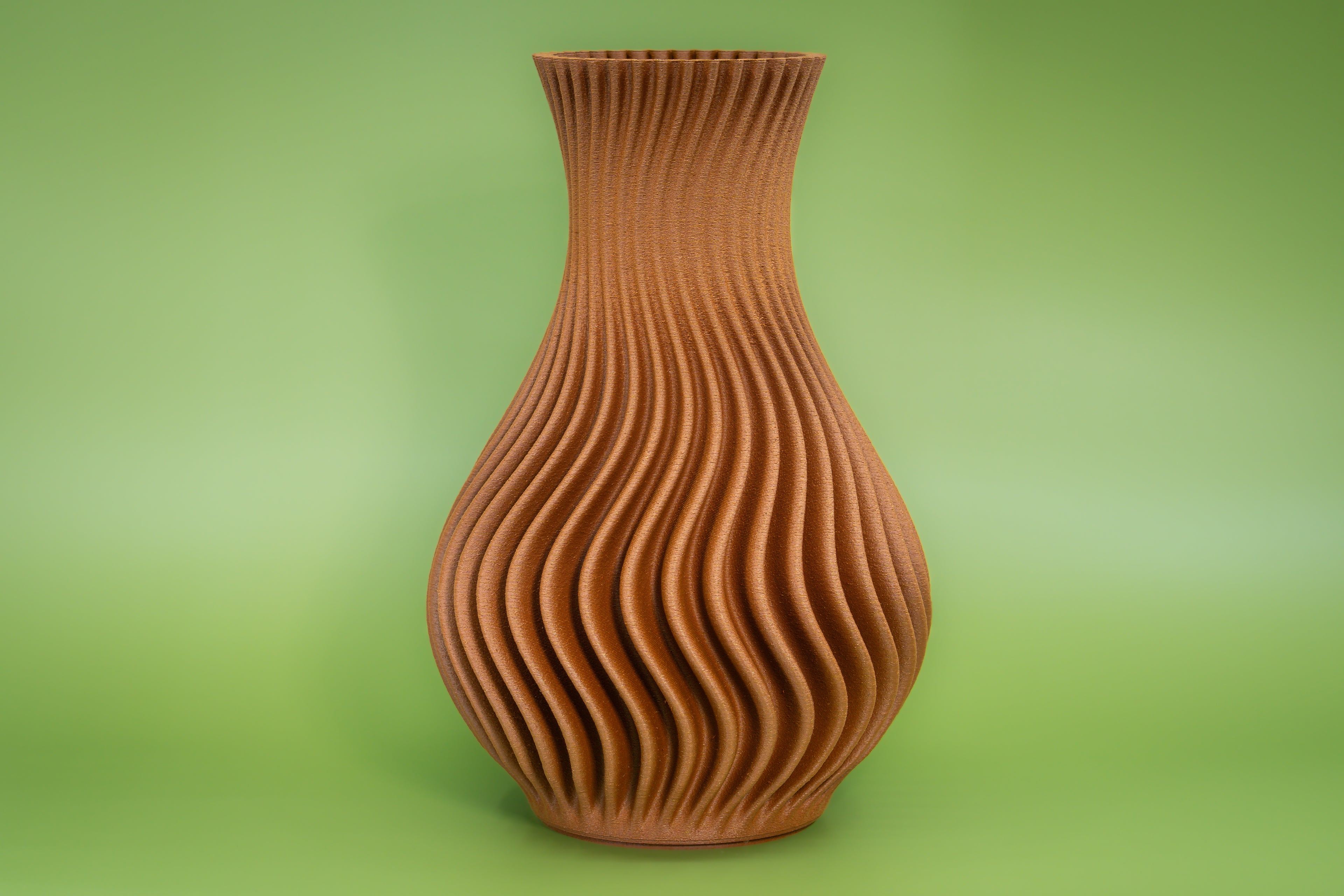 Wooden vase "The Wave" with integrated glass insert for fresh flowers