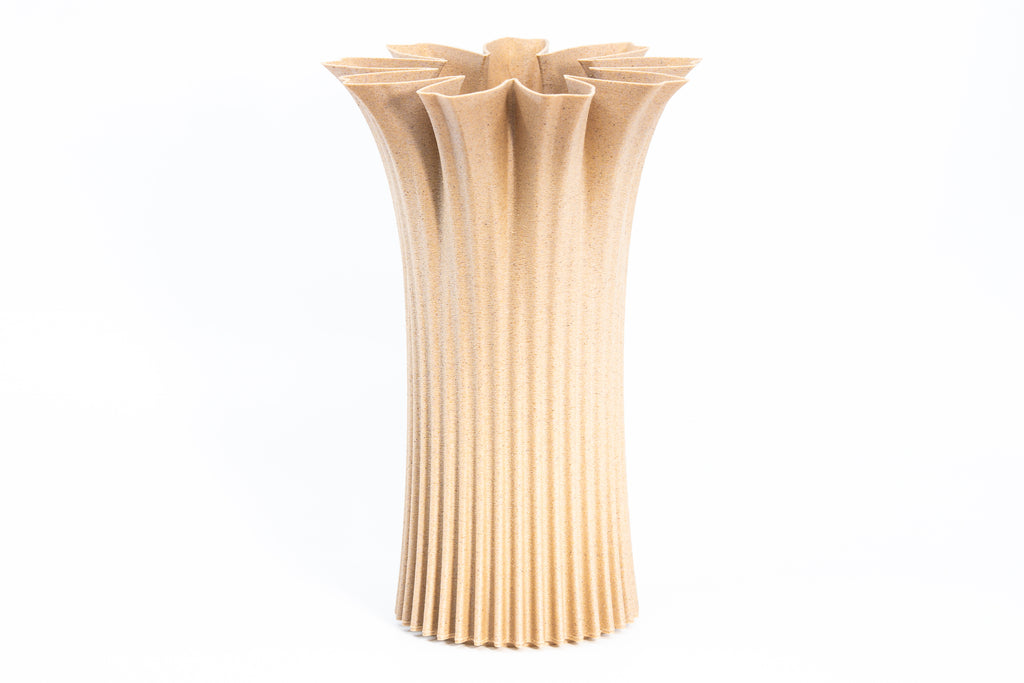 Jarrón de madera „Bloom Edge“ con inserto de vidrio para flores frescas