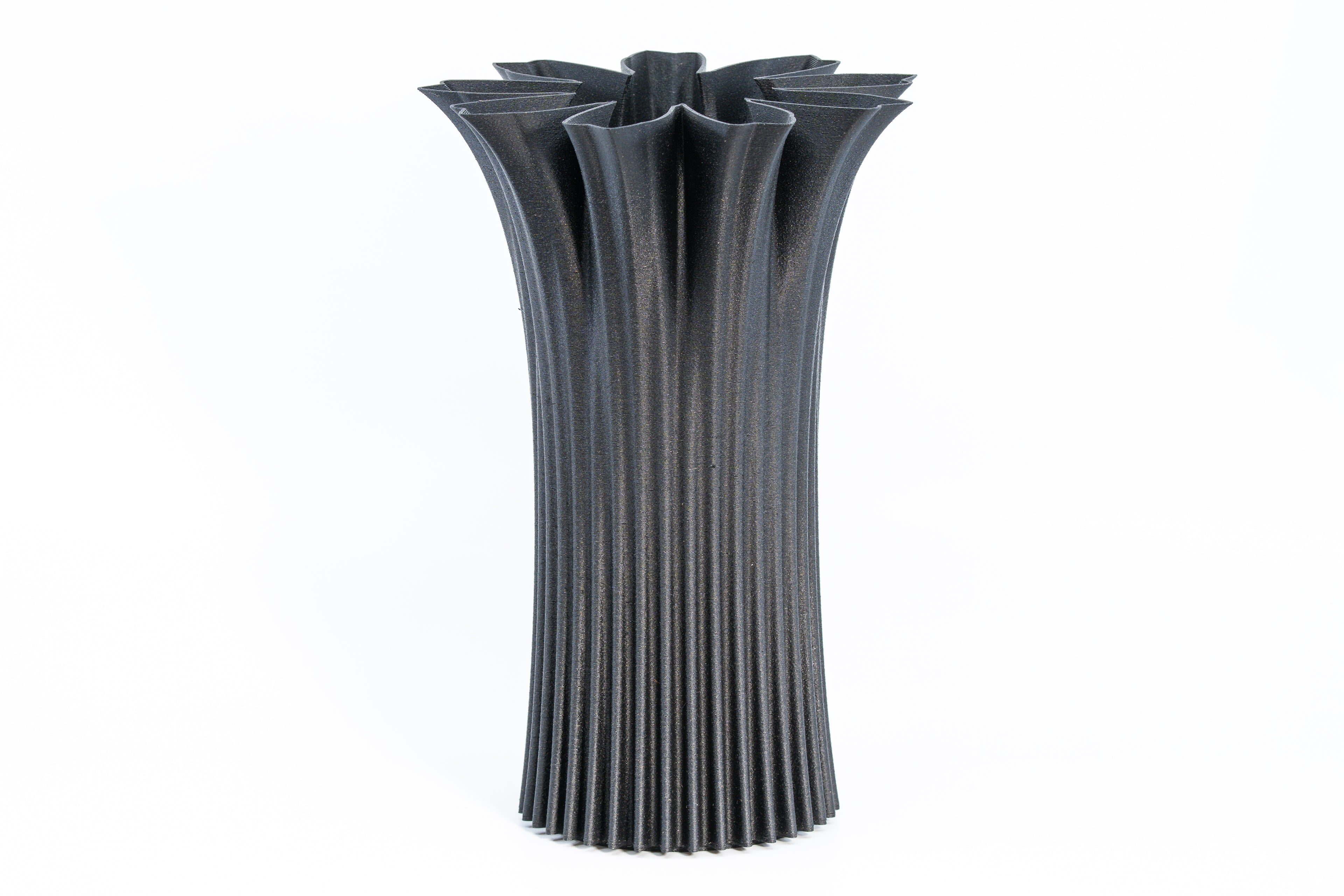 Jarrón de madera „Bloom Edge“ con inserto de vidrio para flores frescas