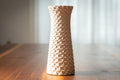 Holzvase „Facet Flow“ | Material: Holz Helle Leinen