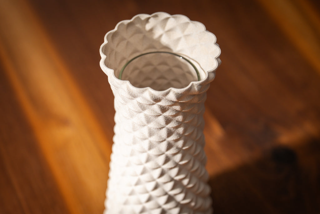 Wooden vase "Facet Flow" with integrated glass insert for fresh flowers