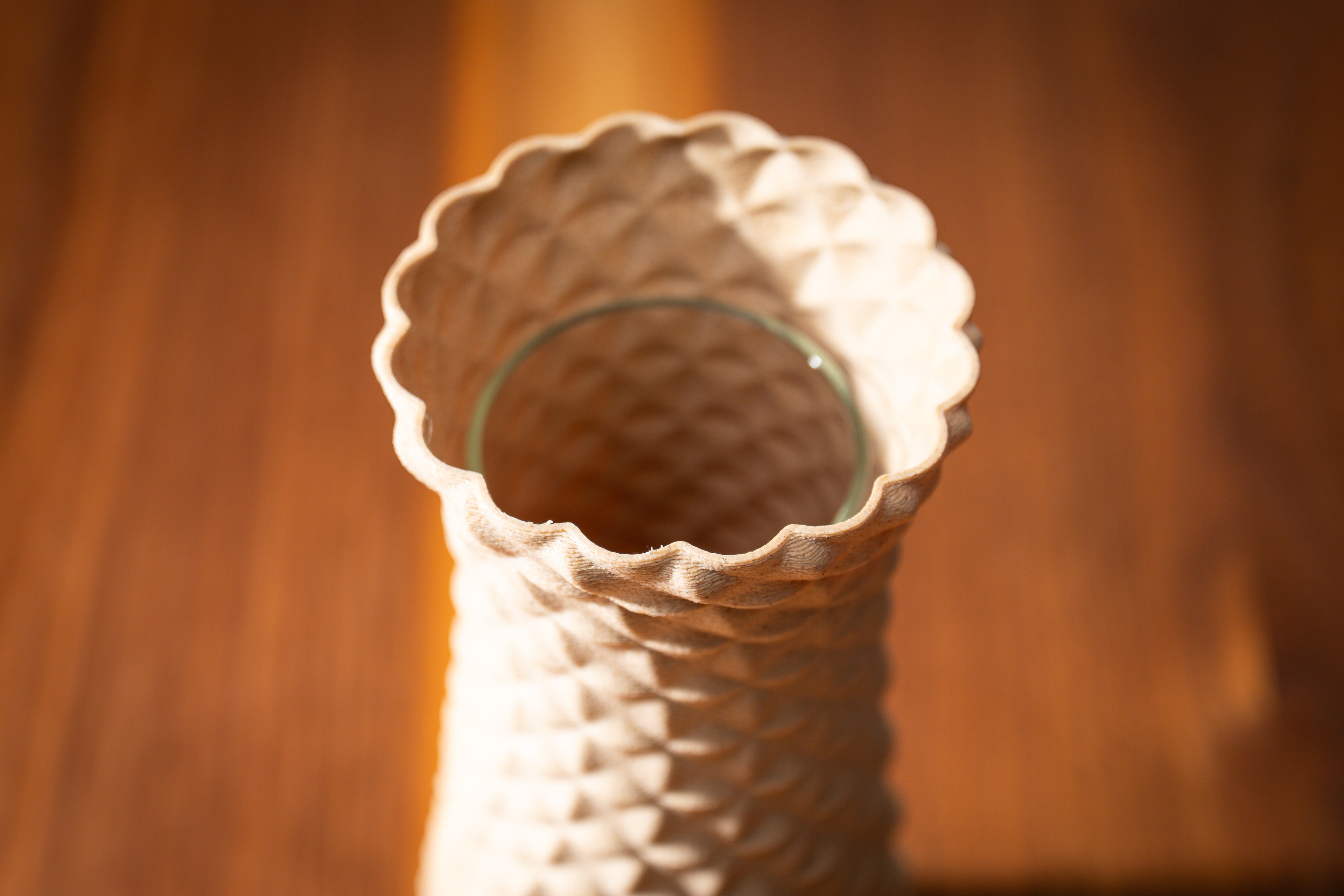 Wooden vase "Facet Flow" with integrated glass insert for fresh flowers